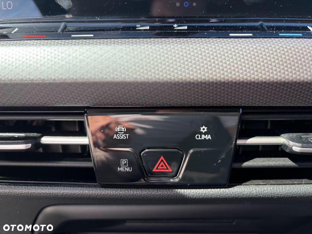 Volkswagen Golf 1.5 eTSI Active DSG - 22