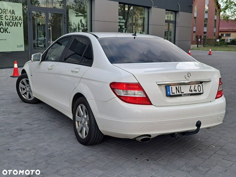 Mercedes-Benz Klasa C 180 BlueEFFICIENCY 7G-TRONIC - 9