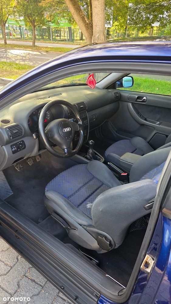 Audi A3 3-drzwiowe 1.6 Ambition - 10