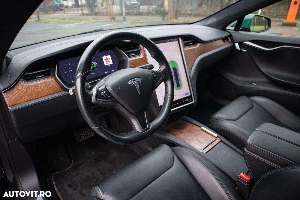 Tesla Model S - 14