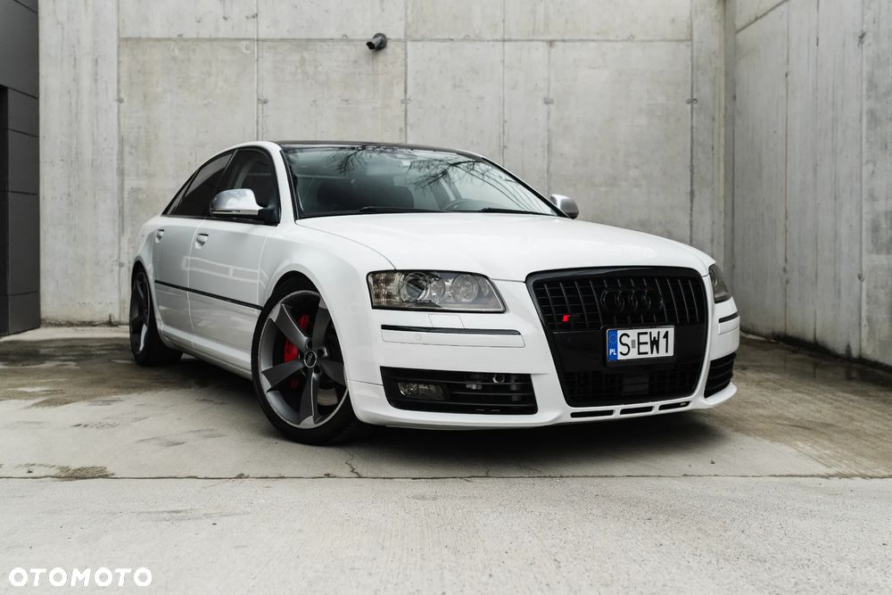 Audi S8 - 1