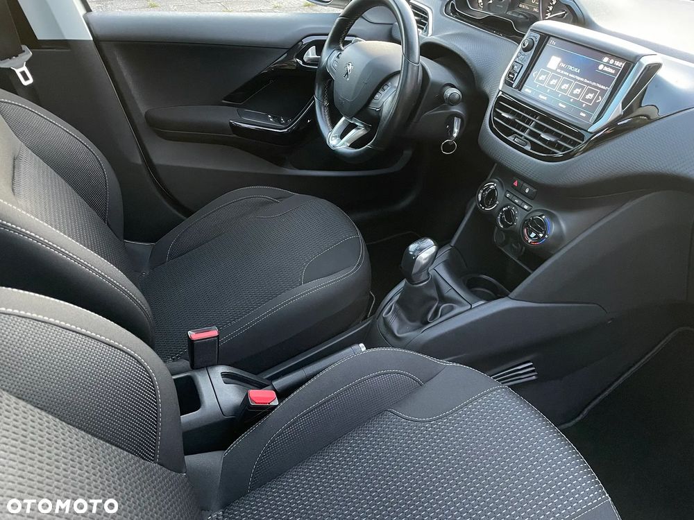 Peugeot 208 1.2 PureTech Allure S&S - 17