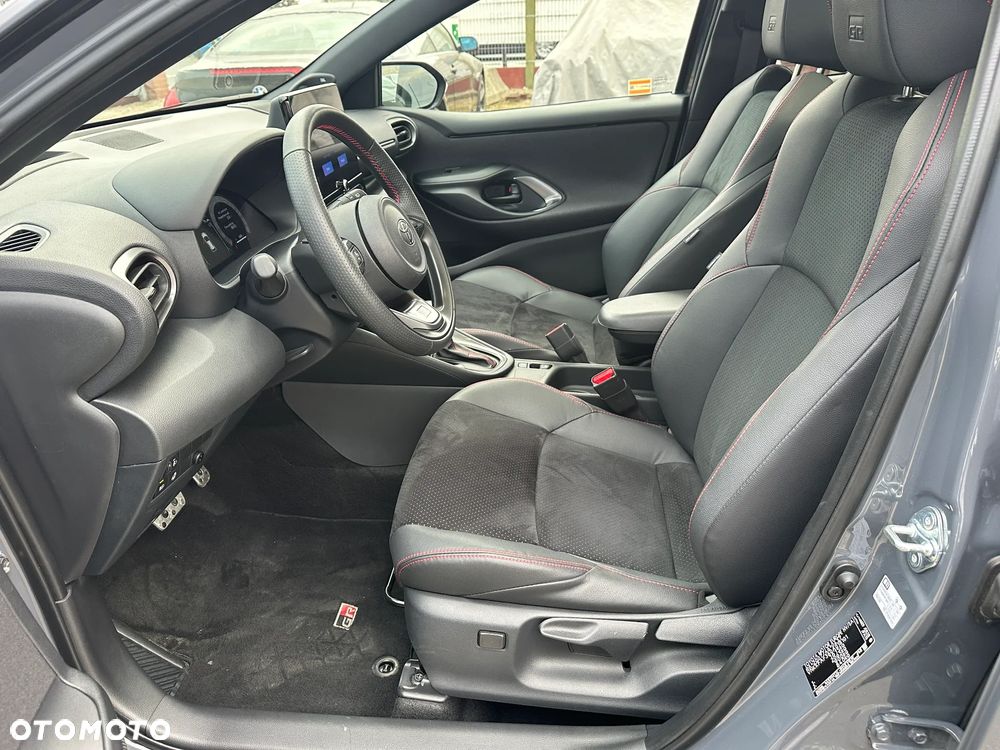 Toyota Yaris Hybrid 1.5 GR Sport - 13