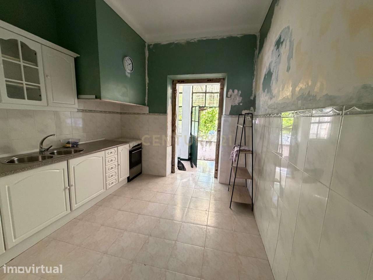 Prédio com três fracções - Venda de 50% - Lavradio, Barreiro - Grande imagem: 4/19