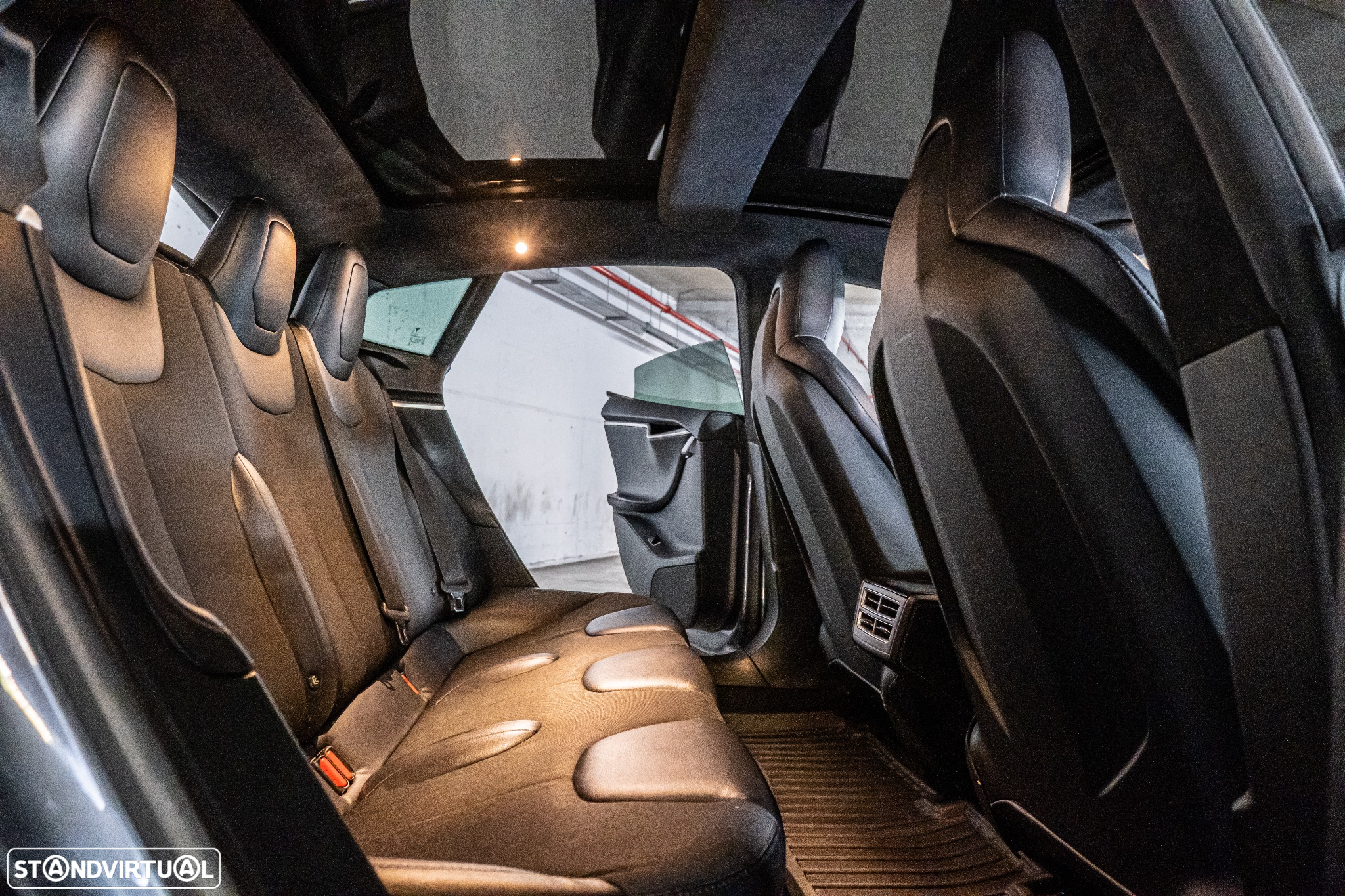 Tesla Model S 85 - 36