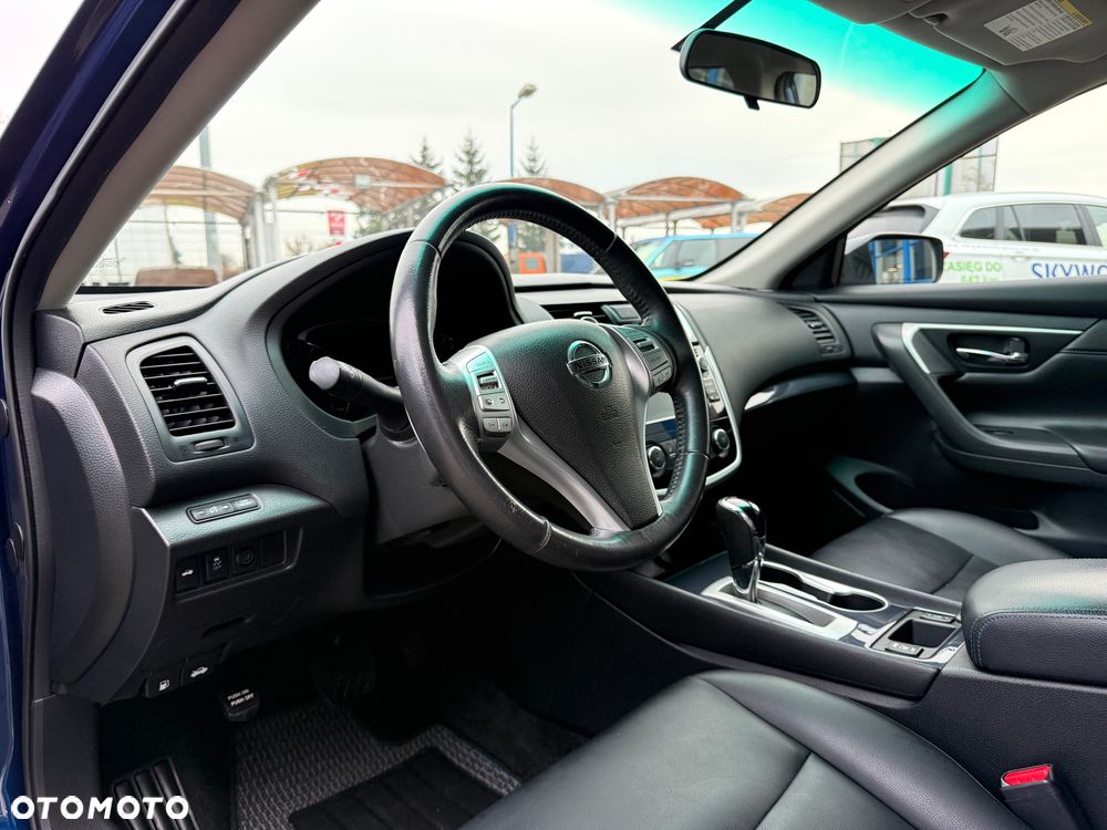 Nissan Altima - 17