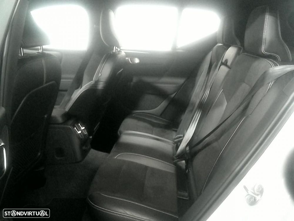 Volvo XC 40 1.5 T5 PHEV R-Design - 3