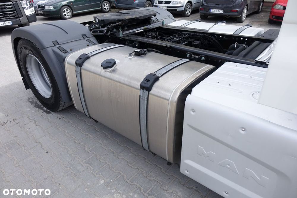 MAN TGX 18.470 4x2 BLS / XLX / STANDARD / EURO 6 / AUTOMAT / RETARDER / KLIMATYZACJA POSTOJOWA / LODÓWKA / 2 ZBIORNIKI - 17