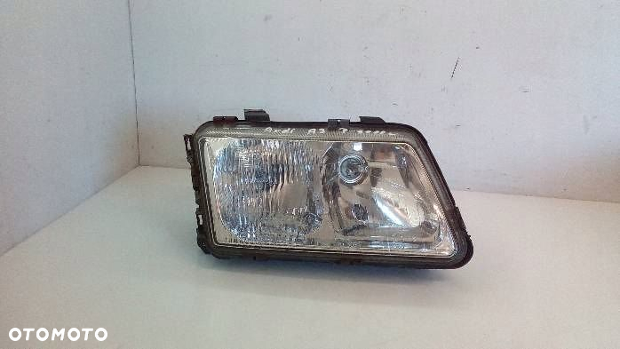 Reflektor prawy Lampa Przód Audi A3 8L - 8