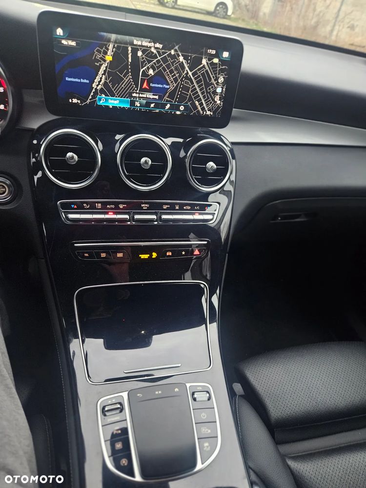 Mercedes-Benz GLC 220 d 4Matic 9G-TRONIC - 33