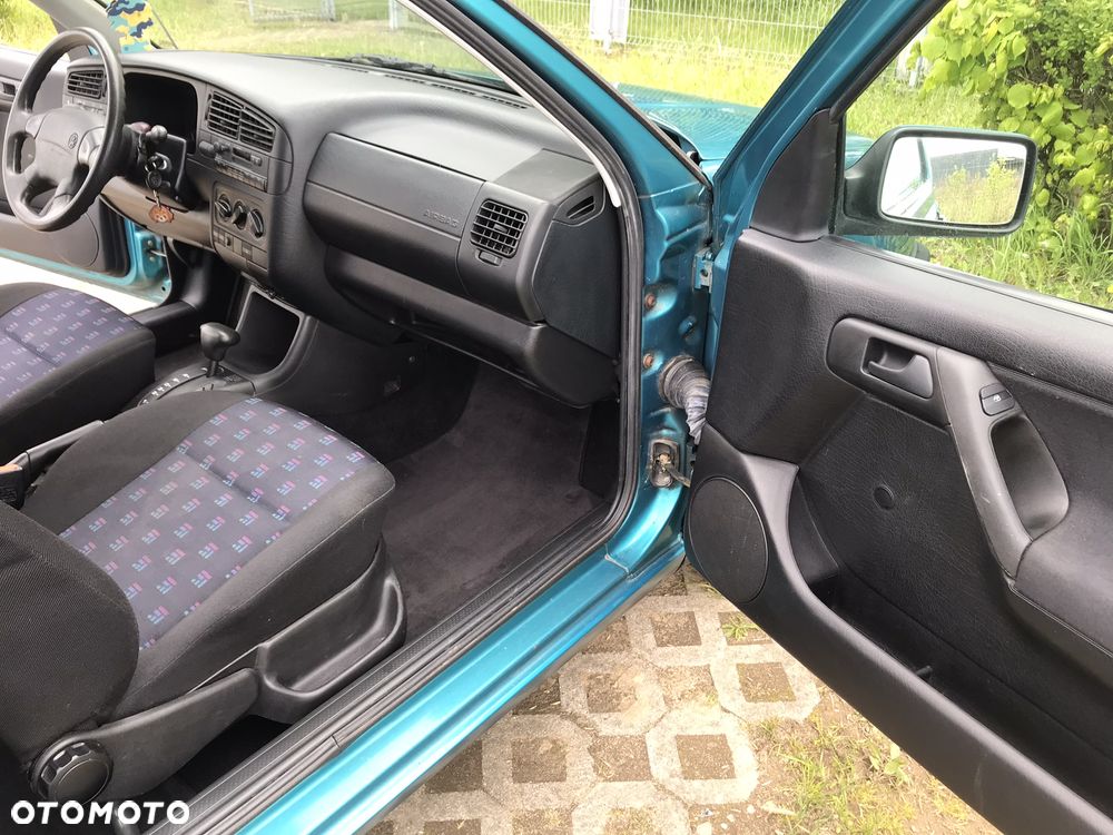 Volkswagen Golf - 10