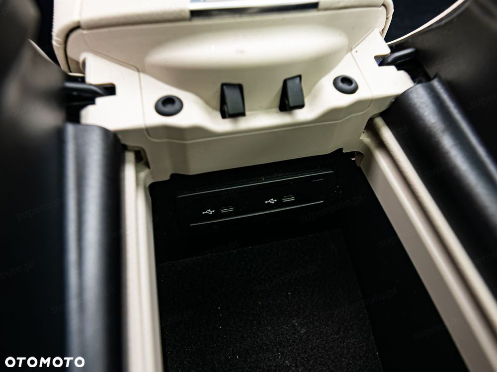 Mercedes-Benz Klasa E 220 d 4-Matic - 24