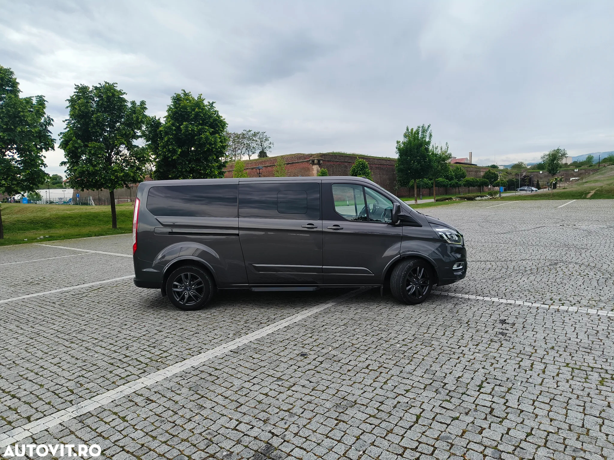 Ford Tourneo Custom - 4