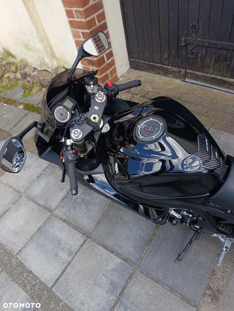Suzuki GSX-R - 15