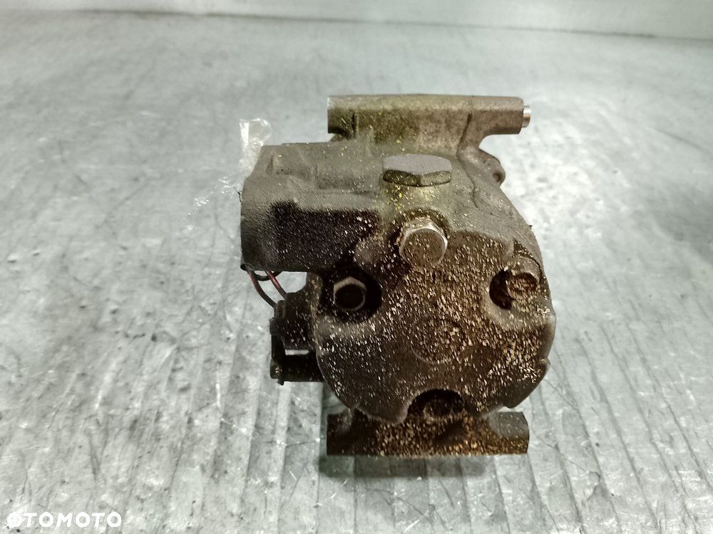 POMPA, SPRĘŻARKA KLIMATYZACJI FORD FIESTA MK7 5S51-19D629-AA TRSA05 1.3 8V - 3