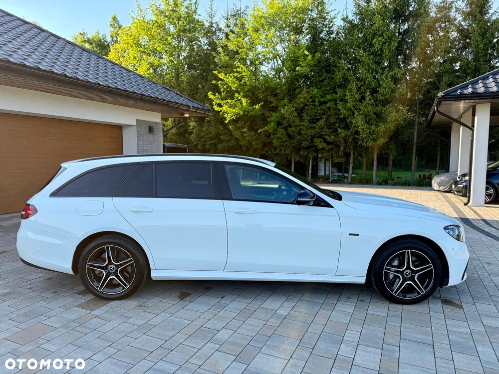 Mercedes-Benz Klasa E 300 de AMG - 15