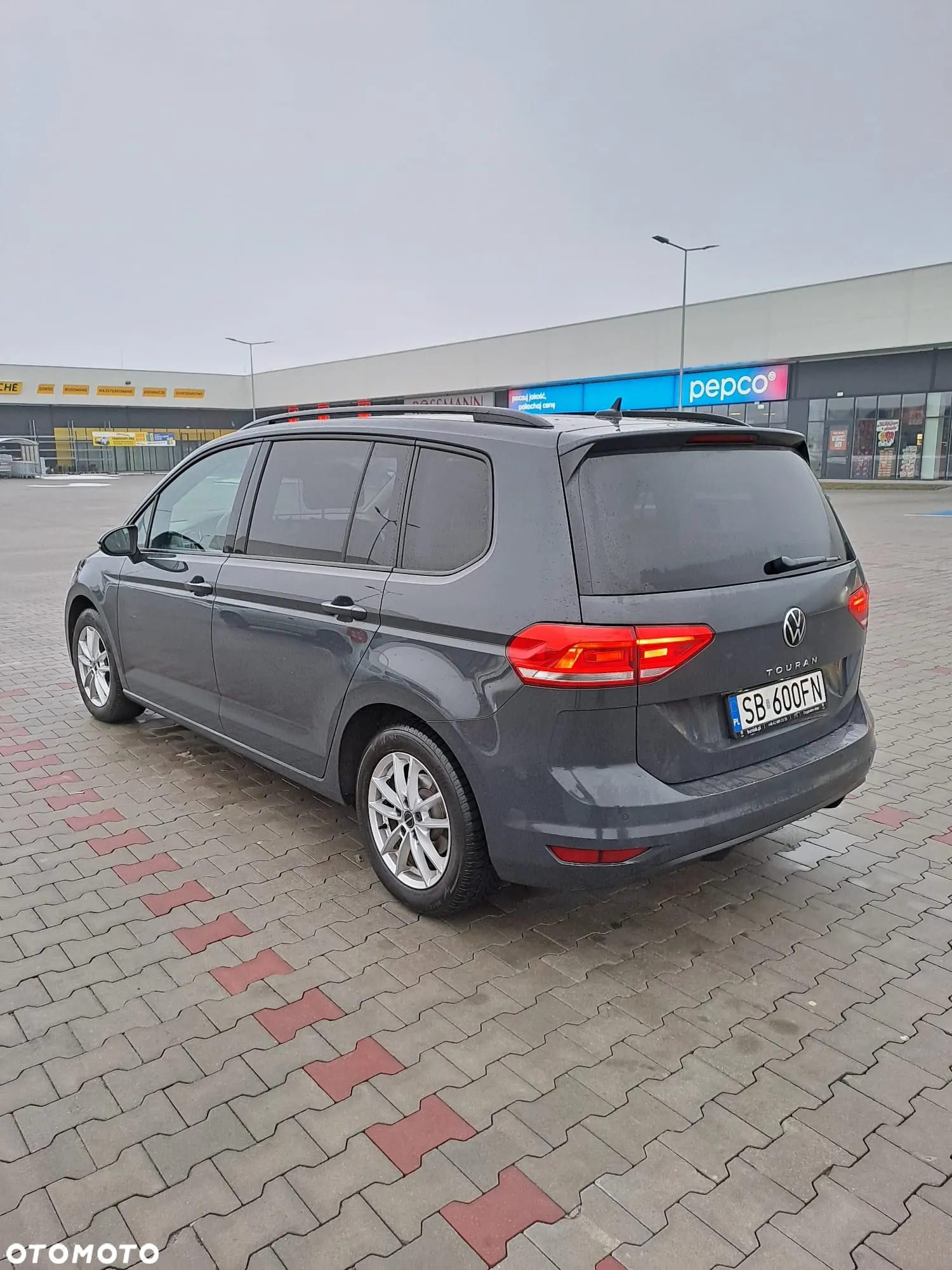 Volkswagen Touran - 4