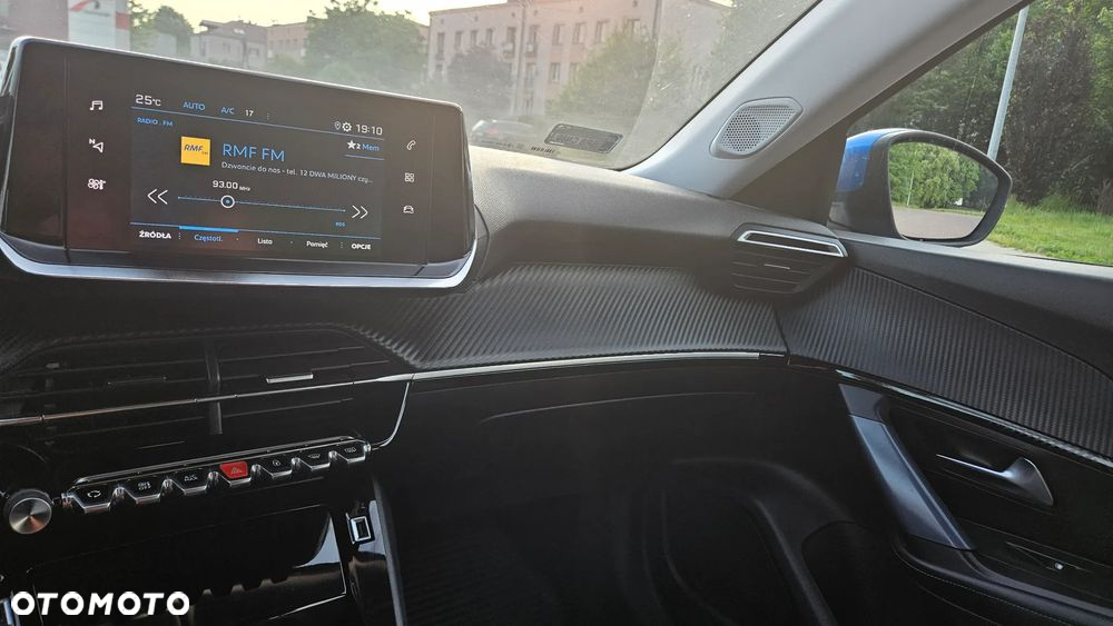 Peugeot 2008 1.2 PureTech Allure S&S EAT8 - 14