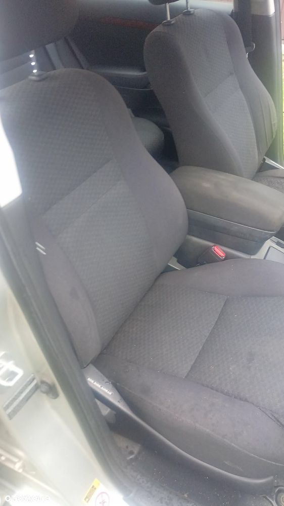 Toyota Avensis 2.0 D-4D - 18