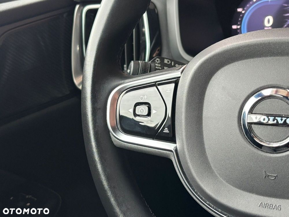 Volvo V60 B4 B Plus Dark - 24