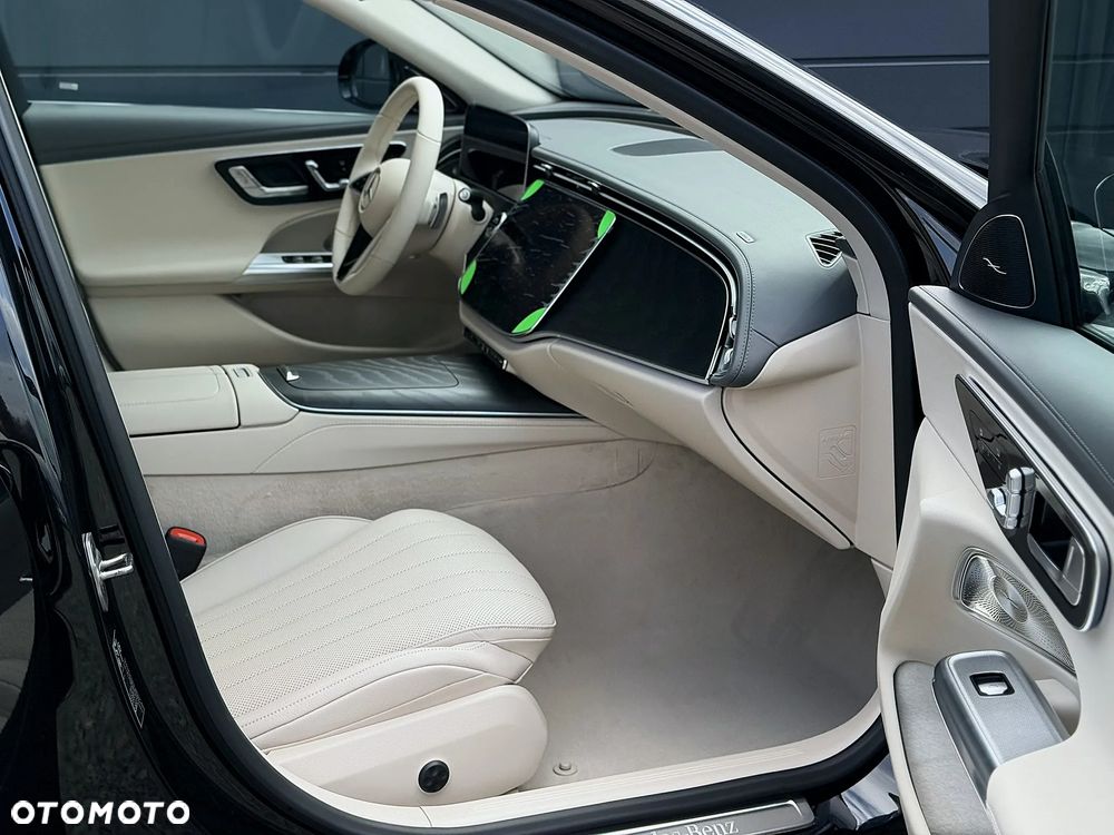 Mercedes-Benz Klasa E 220 d mHEV 4-Matic Exclusive 9G-Tronic - 12