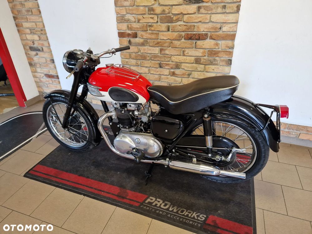 Triumph Speed Twin - 12