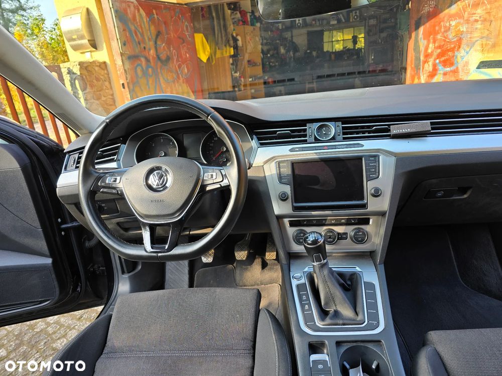 Volkswagen Passat - 10