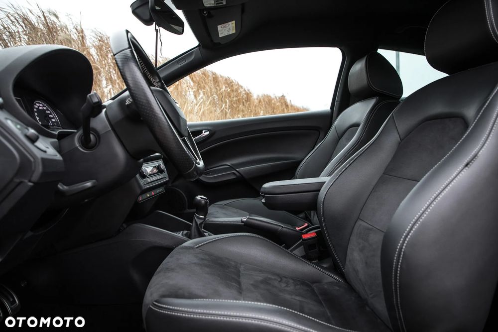 Seat Ibiza SC 1.8 TSI Cupra S&S - 22