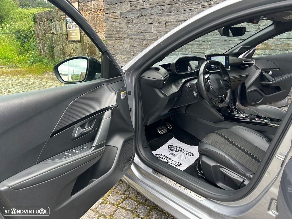 Peugeot e-208 GT - 9