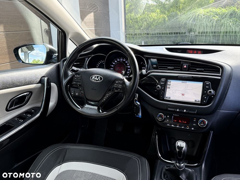 Kia Ceed 1.6 GDI Business Line - 32