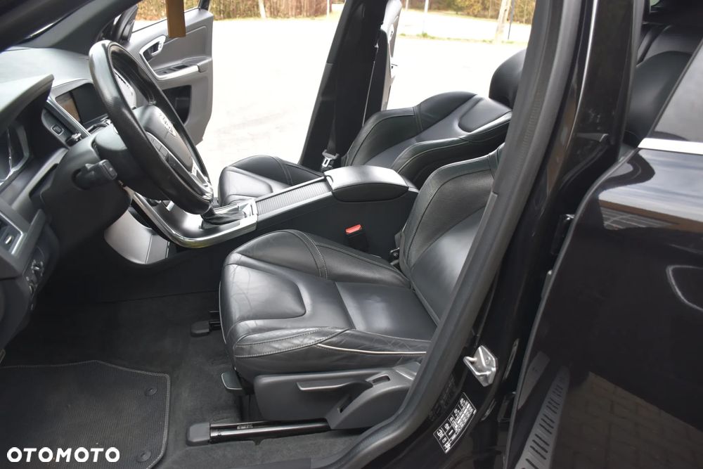 Volvo XC 60 D3 Drive-E R-Design Momentum - 11