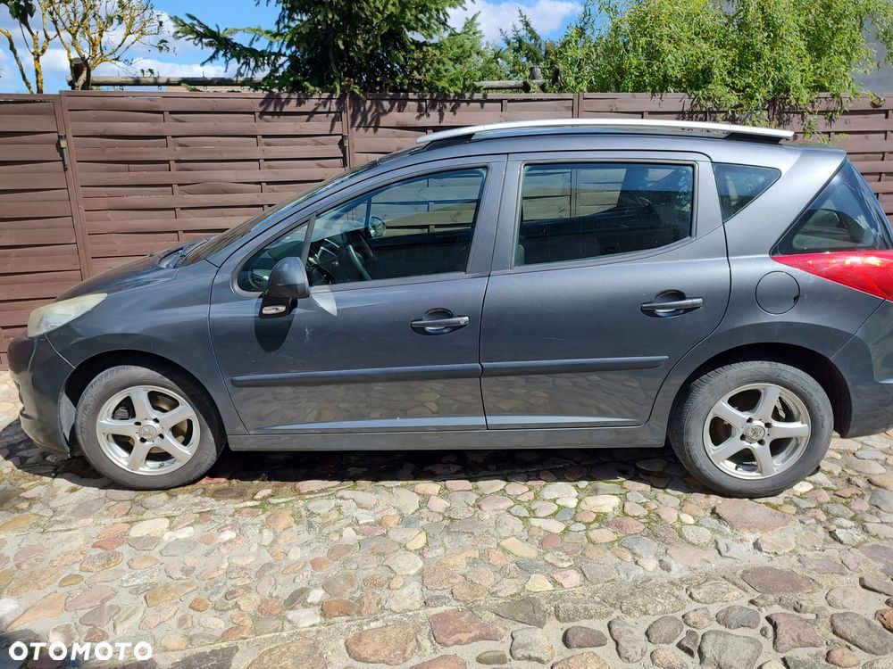 Peugeot 207 - 3