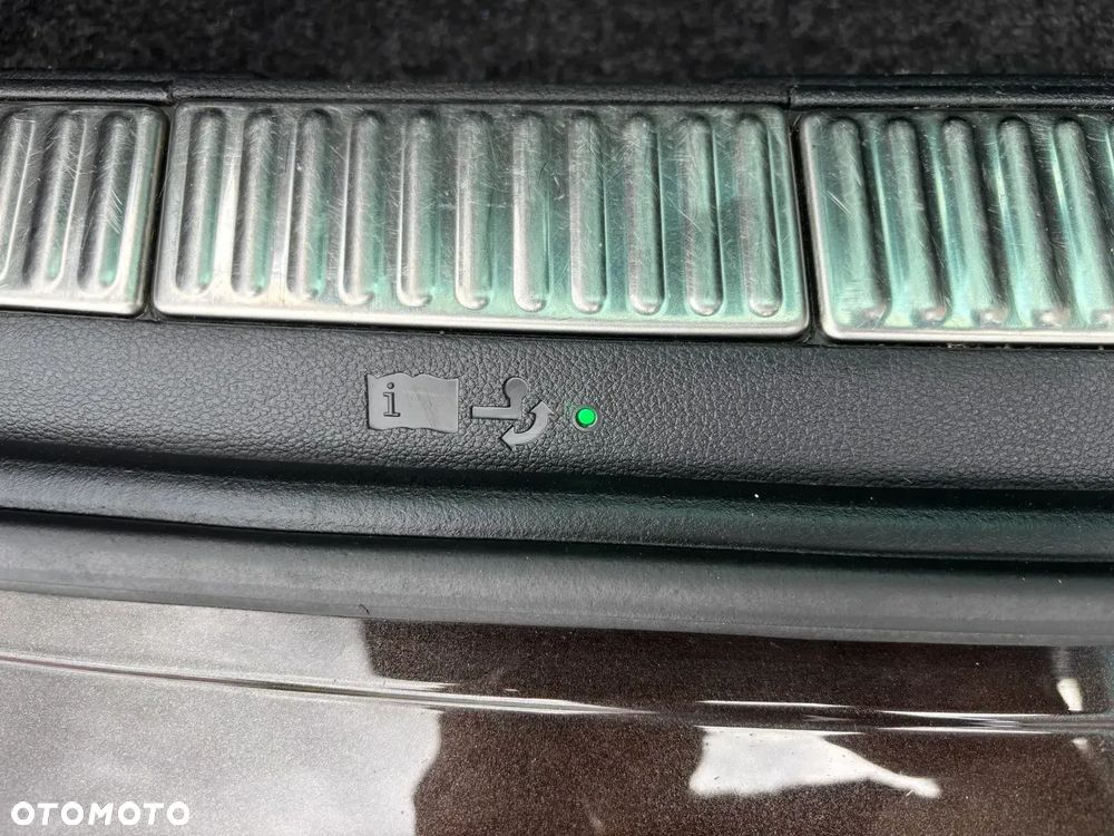Skoda Superb 2.0 TDI DSG Premium Edition - 20