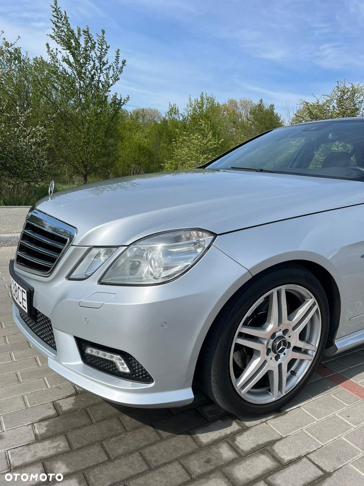 Mercedes-Benz Klasa E 300 CDI DPF BlueEFFICIENCY 7G-TRONIC Avantgarde - 12