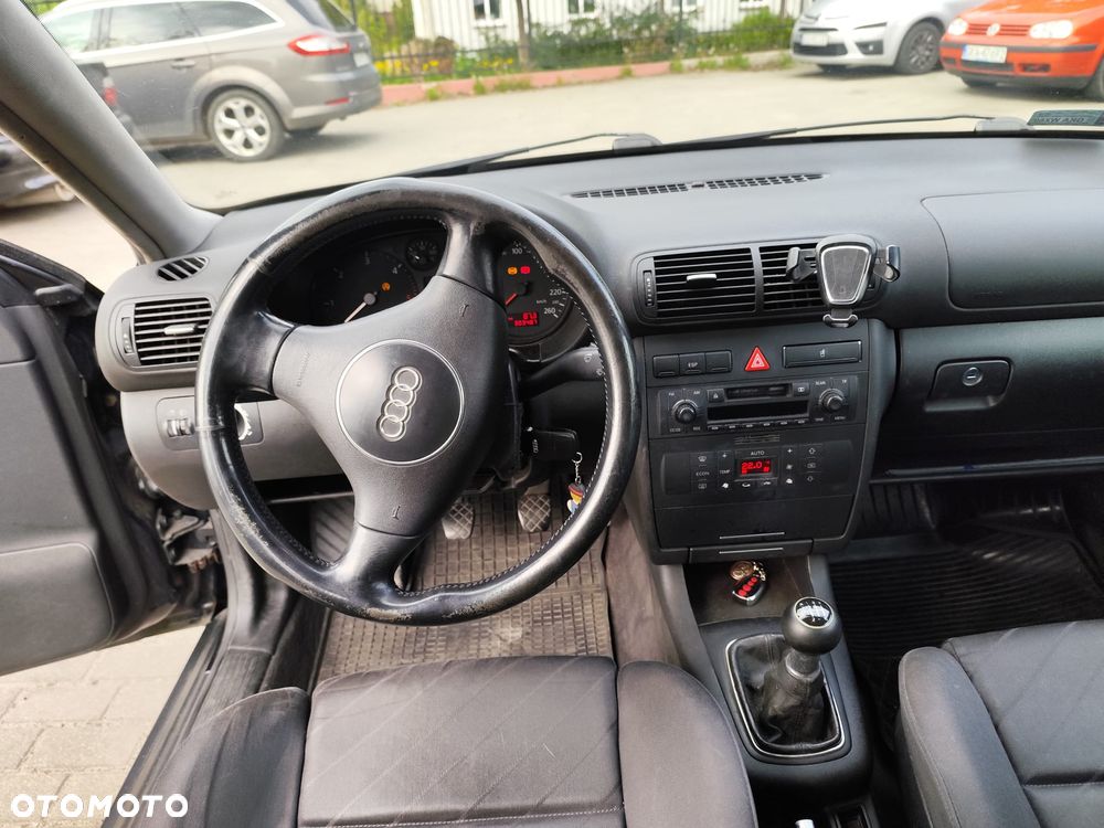 Audi A3 Sportback 1.9 TDI Ambiente - 11