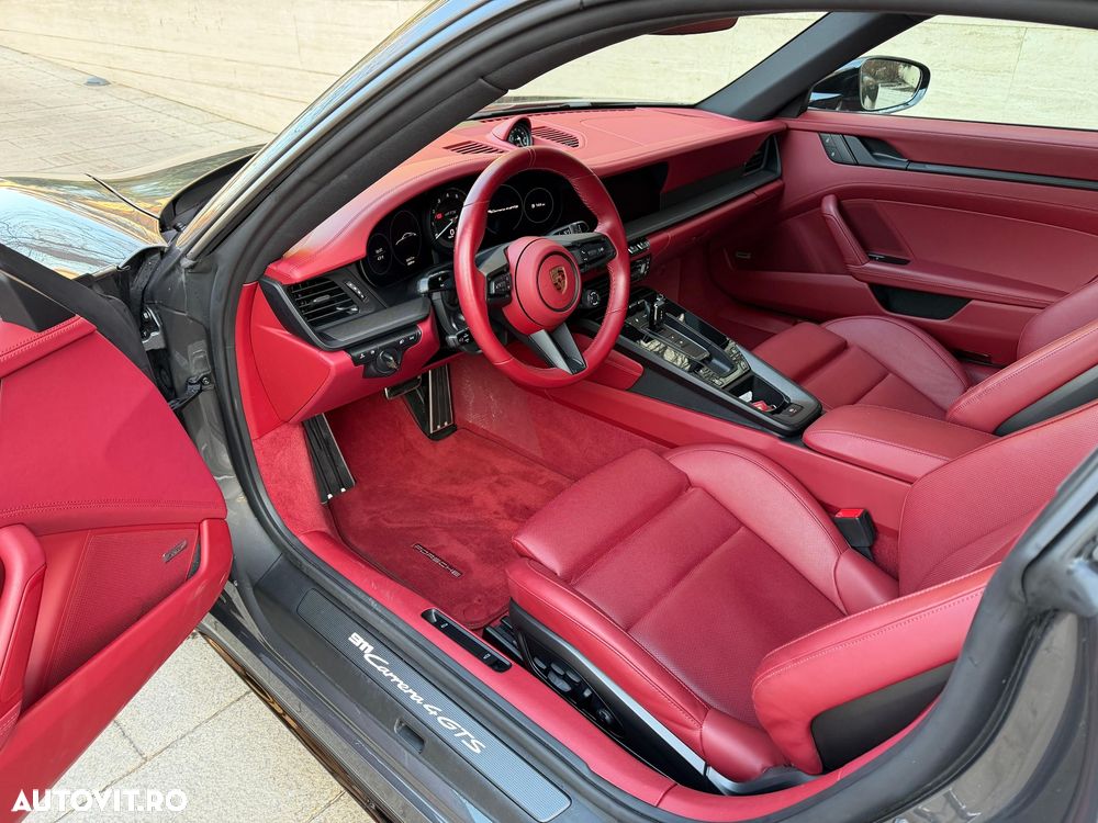 Porsche 911 4 GTS PDK - 5