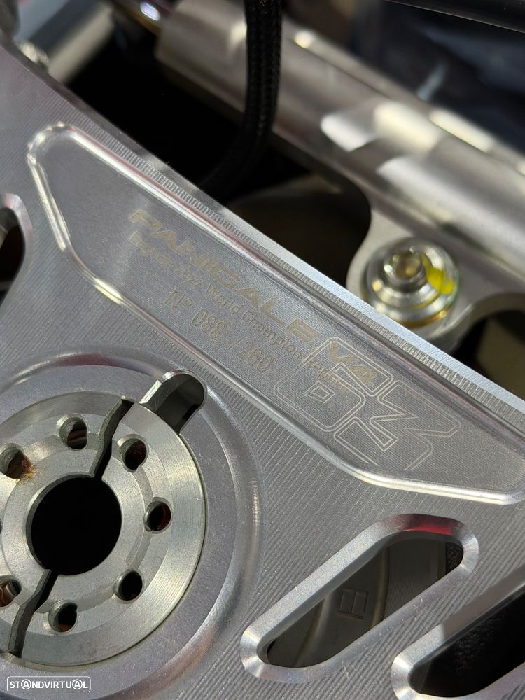 Ducati Panigale V4 Bagnaia 2022 World Champions Replica Nº88 - 5