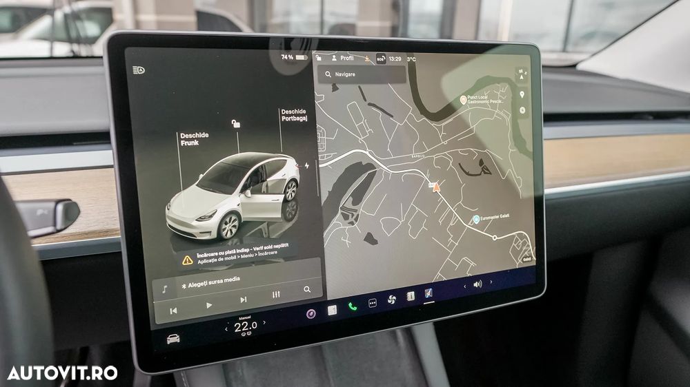 Tesla Model Y Long Range Dual Motor AWD - 13