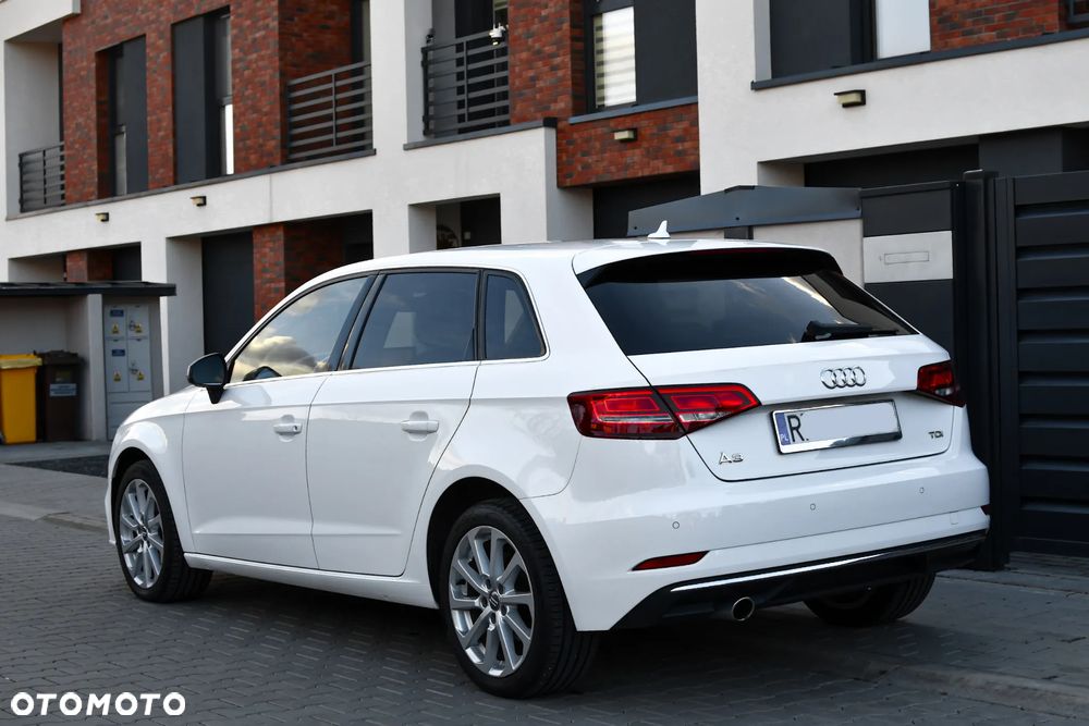 Audi A3 Sportback 1.6 TDI Sport S tronic - 4