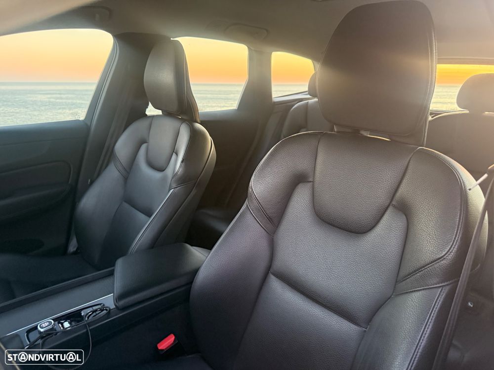 Volvo XC 60 D4 Geartronic Momentum - 17