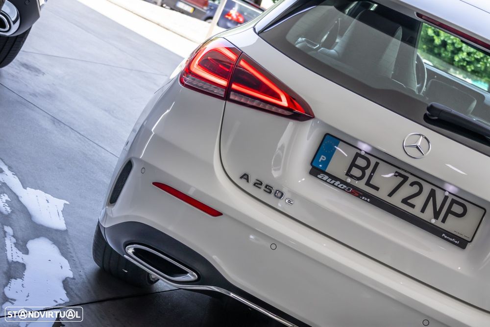 Mercedes-Benz A 250 e AMG Line - 8