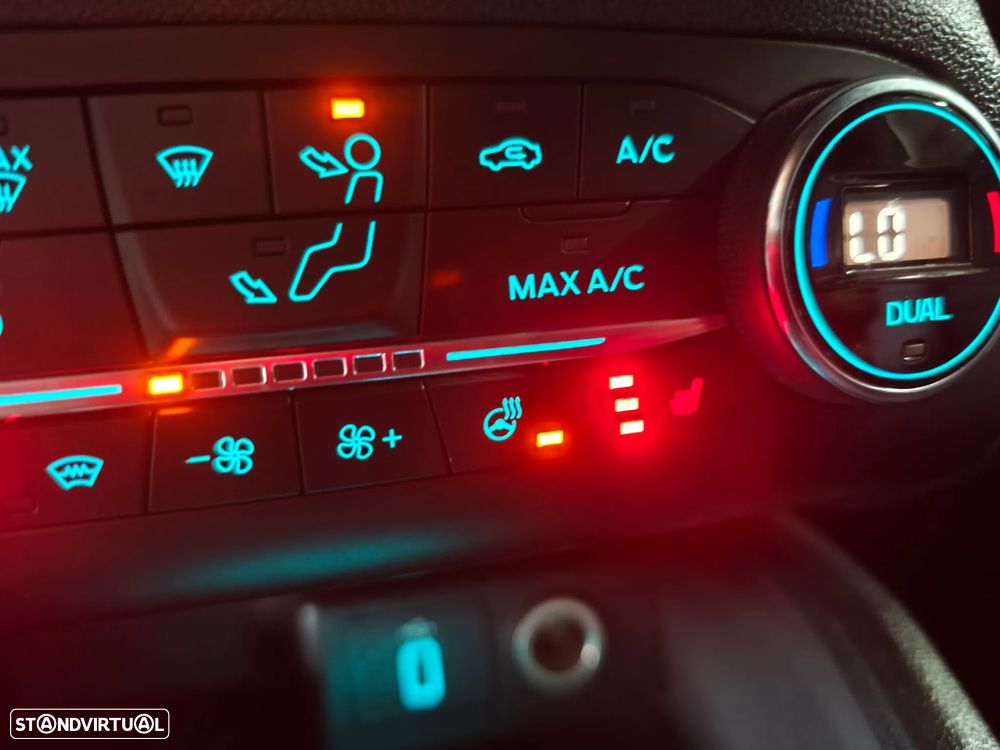 Ford Focus SW 1.5 EcoBlue S&S Aut. ST-LINE DESIGN - 26