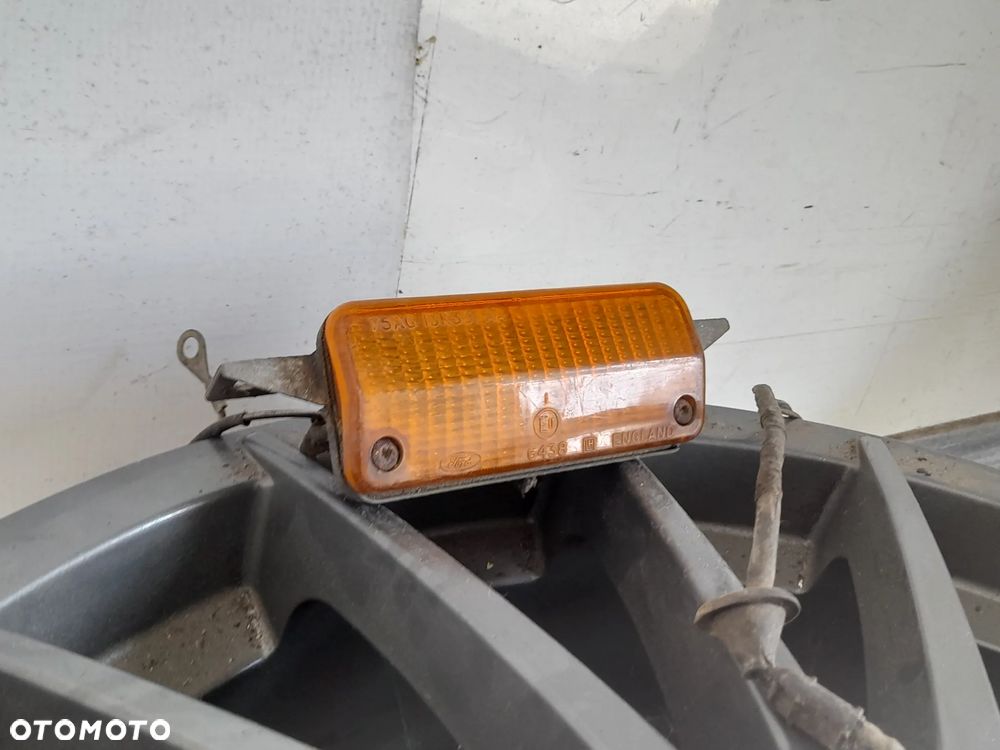 Kierunkowskaz lewy przód Ford Escort MK2 75AG13K301AA - 2