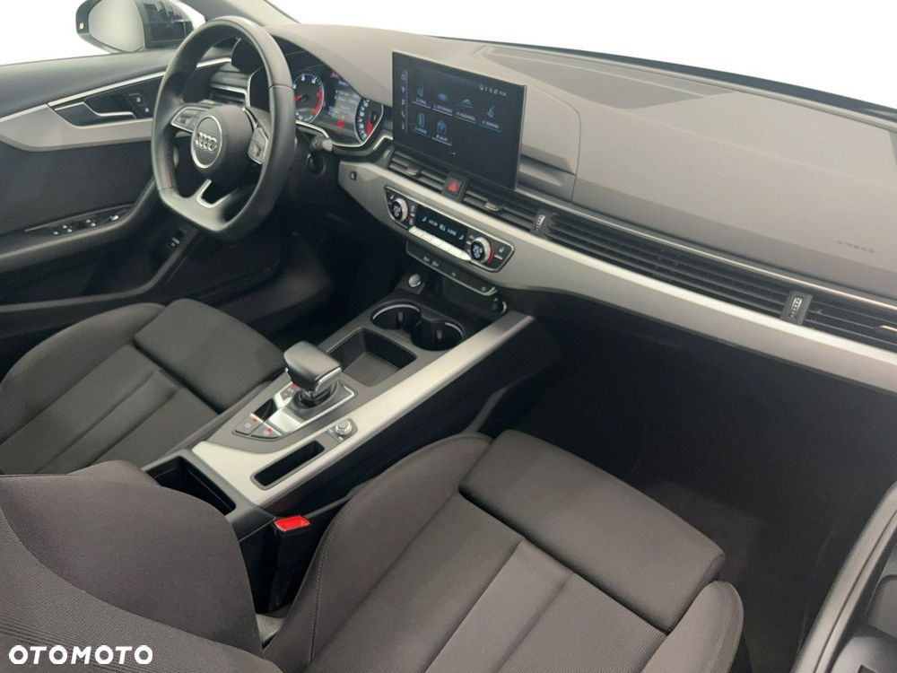 Audi A4 Limousine - 10