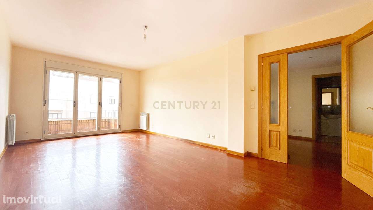 Apartamento T1 com Varanda | Luminoso | Localização Central - Grande imagem: 4/21