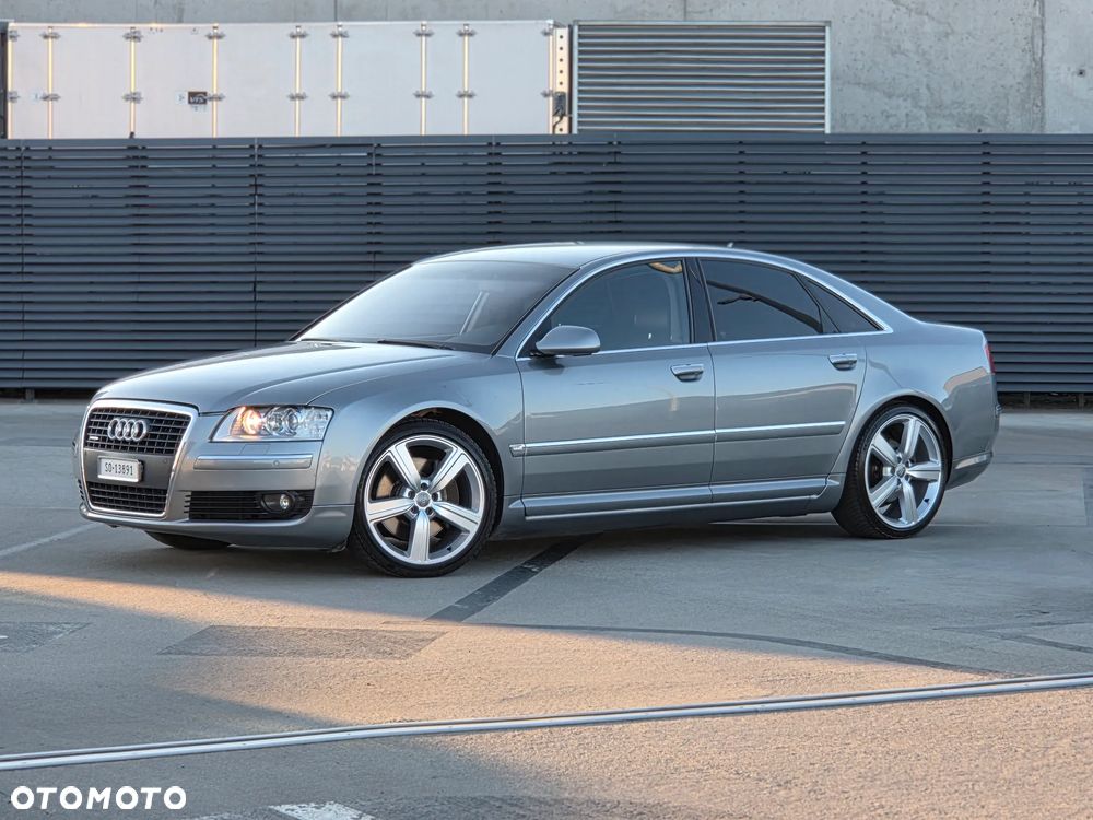 Audi A8 4.2 FSI Quattro - 1