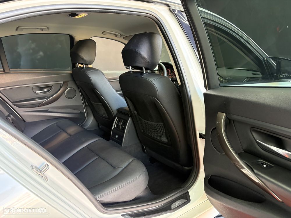 BMW 320 d Efficient Dynamic Edition Modern Line - 40