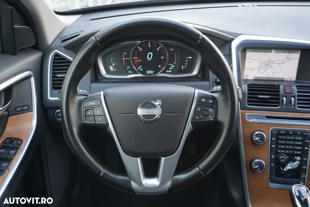 Volvo XC 60 D5 AWD Geartronic Summum - 15