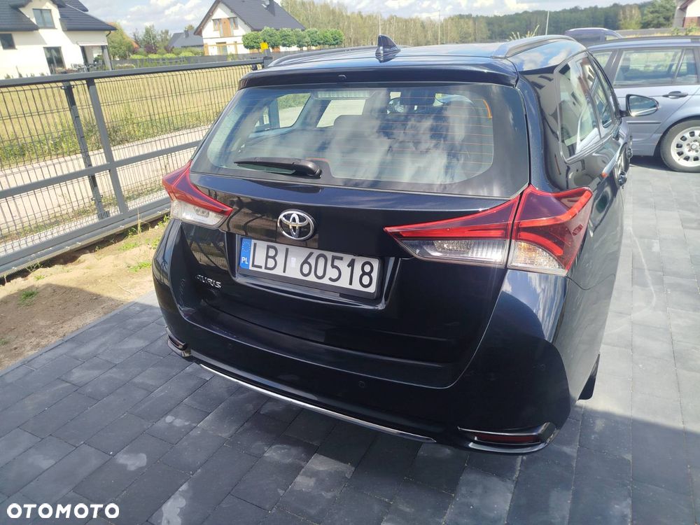 Toyota Auris 1.6 D-4D Premium - 3
