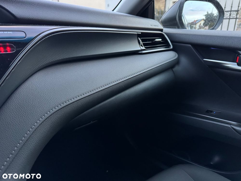 Toyota Camry 2.5 Hybrid Comfort CVT - 17